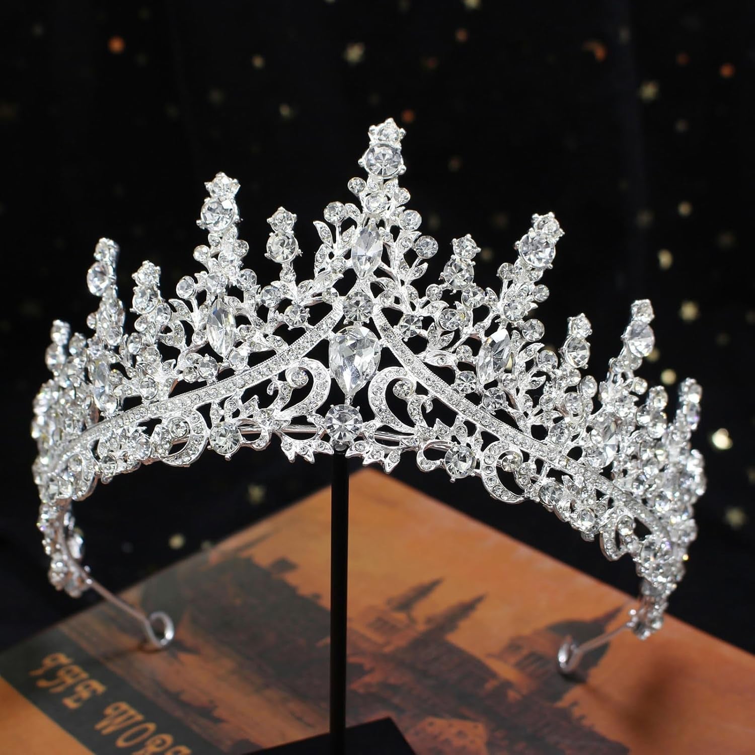 Silver Tiara and Crown for Women Crystal Queen Crowns Rhinestone Princess Tiaras for Girl Bride Wedding Hair Accessories for Bridal Birthday Party Prom Halloween Cos-Play Costume Christmas
